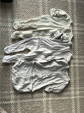 Goumi set of 3 Neutral sleepers 3-6 mo